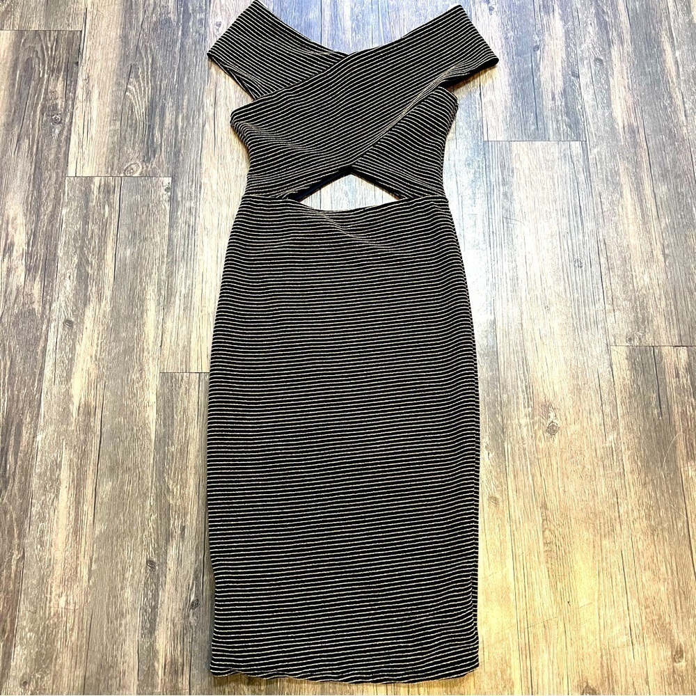Alt B Bodycon Black Gold Shimmer Stripes Off Shoulders Cut Out Dress Midi Size S - Picture 3 of 9